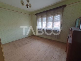 Casa de vanzare in Mandra 140 mp utili curte sura anexe 3 beciuri