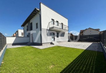 Casa de vanzare in Selimbar cu acces in curte si 2 locuri de parcare