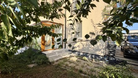 Casa de vânzare în Tunari – 3 dormitoare, curte proprie și 2 locu