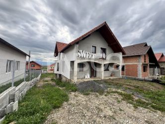 Casa de vanzare individuala 500 mp teren in Sura Mare Sibiu