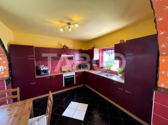 Casa de vanzare individuala cu 950mp teren Saliste zona deosebita