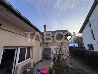 Casa de vanzare la 10 minute de mers pe jos de Piata Cipariu