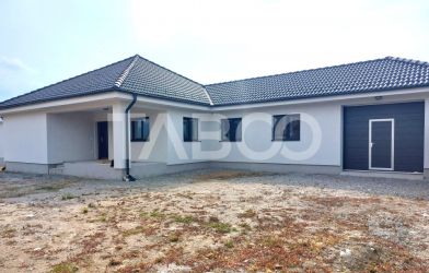 Casa de vanzare pe 1 nivel 92 mp 3 camere teren livada 2042 mp Sacel
