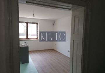 Casa de vanzare pe un nivel cu teren de 1400mp in Cristian Sibiu