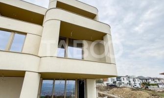 Casa duplex de vanzare exclusivist calitate superioara in Voronet 