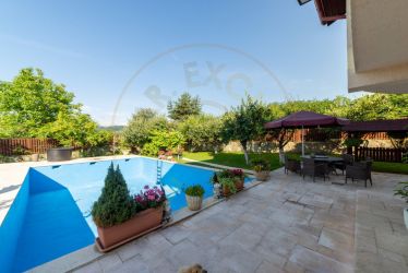 Casă exclusivistă cu vedere panoramică, piscină și grădină - De
