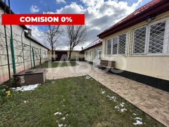 Casa familiala pentru locuit sau vacanta , spatioasa si confortabila .