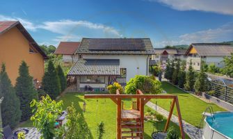  Casă gata de mutare cu fotovoltaice și 485 mp curte amenajată 
