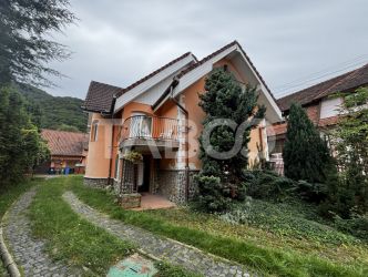 Casa ideala pentru muncitori de inchiriat 5 camere si curte  