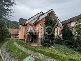 Casa ideala pentru muncitori de inchiriat 5 camere si curte  