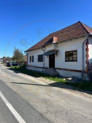 Casă  în Comuna Corbi, Argeș – ideală pentru afacere