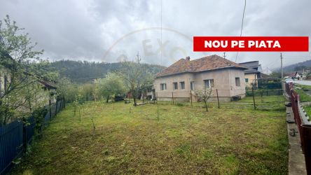 Casa in Leresti, la strada principala, cu rau in spate | teren 831 mp-