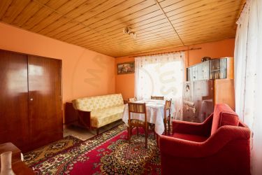 Casa in Leresti, la strada principala, cu rau in spate | teren 831 mp-