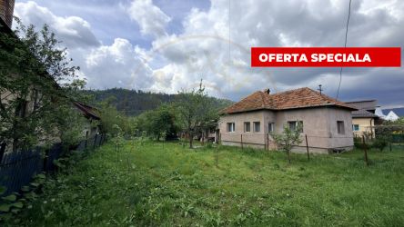 Casa in Leresti, la strada principala, cu rau in spate | teren 831 mp-