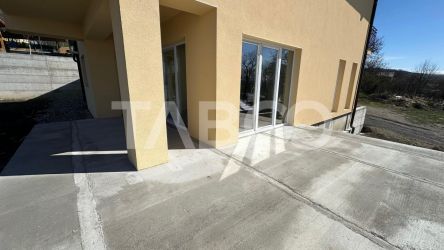 Casa individua de inchiriat 4camere zona Viile Sibiului garaj terasa  
