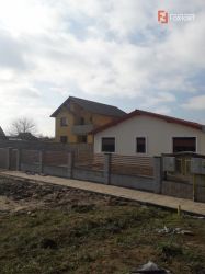 Casa individuala 3 camere de vanzare Urseni