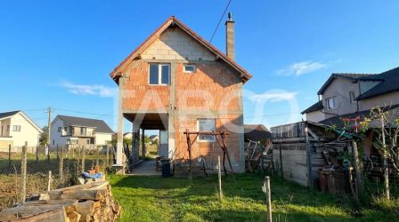 Casa individuala 4 camere cu curte de 550 mp 2 bai Cristian Sibiu 