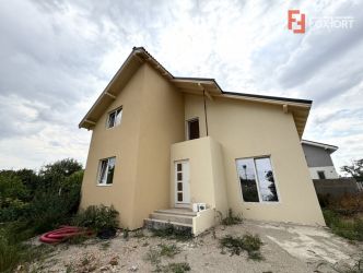 Casa individuala 4 camere, cu toate utilitatile, la cheie - Sanandrei