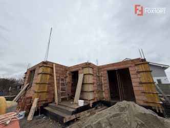 Casa individuala 4 camere, cu toate utilitatile - Sanandrei