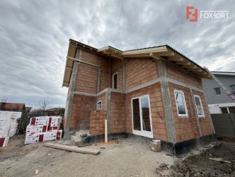 Casa individuala 4 camere, cu toate utilitatile - Sanandrei