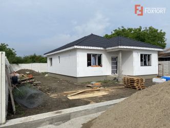 Casa individuala 4 camere - poziție centrala Mosnita - V2615