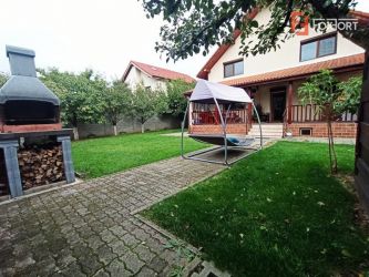 Casa individuala 6 camere Mosnita Noua - V2532