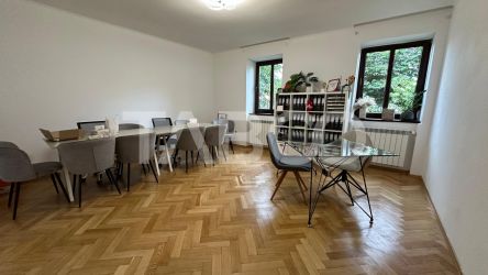 Casa individuala 8 camere curte libera 300mp zona Calea Poplacii Sibiu
