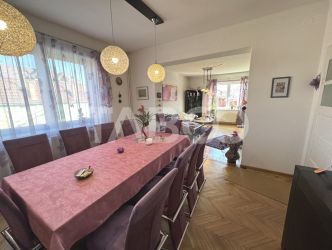 Casa individuala + apartament 2 fronturi teren 584 mp Turnisor Sibiu