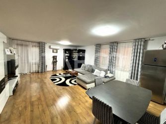 Casa individuala  cu 3 camere de vanzare  500 mp teren Sura Mare