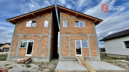 Casa individuala cu 3 camere in Giroc, vatra veche - V2439