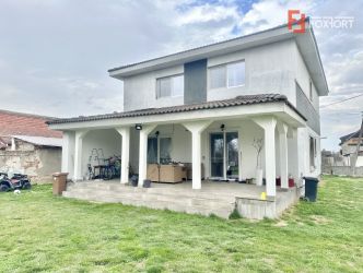 Casa individuala cu 4 camere complet mobilata - Albina