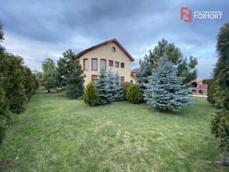 Casa individuala, cu 4 camere, de vanzare in Dumbravita zona CENTRALA.