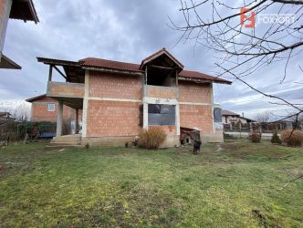 Casa individuala, cu 4 camere, la rosu, de vanzare, Ghiroda - V2857