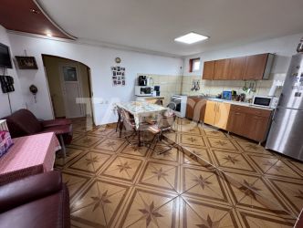 Casa individuala cu 4 camere pivnita teren 234 mp Terezian Sibiu