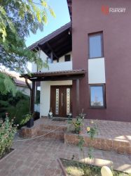 Casa individuala cu 5 camere de vanzare in Sag - ID V155