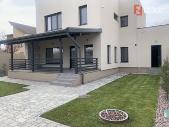 Casa individuala cu 5 Camere, pozitie buna in Dumbravita - ID V3232