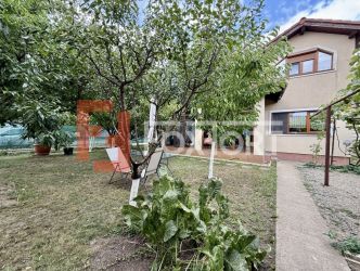Casa individuala cu 5 camere si teren de 506 mp, zona Ghiroda