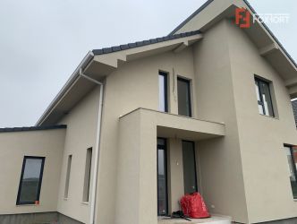 Casa individuala cu 5 camere si teren de 571 mp - Giarmata