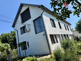 Casa individuala cu 6 camere si teren de 850 mp de vanzare - zona Mode