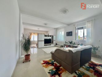 Casa Individuala cu 9 camere de vanzare, zona Ghiroda