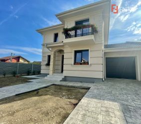 Casa individuala cu garaj, 5 camere, teren de 645 mp - ID V4100