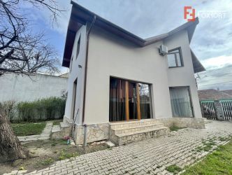 Casa individuala cu garaj, 5 camere, zona Lipovei - ID V3261