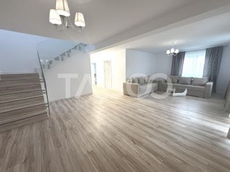 Casa individuala de inchiriat 6 camere 3 bai curte Tineretului Sibiu