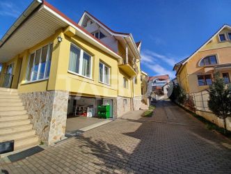 Casa individuala de inchiriat garaj pivnita curte generoasa Strand II