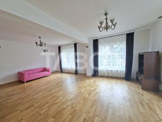 Casa individuala de inchiriat garaj pivnita curte generoasa Strand II