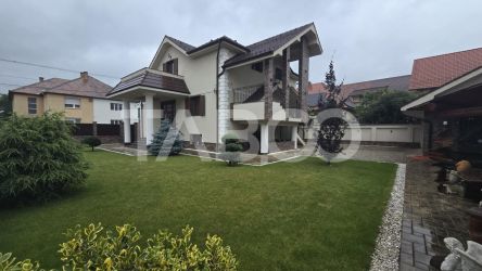 Casa individuala de vanzare 10 camere teren liber 530m zona Lupeni