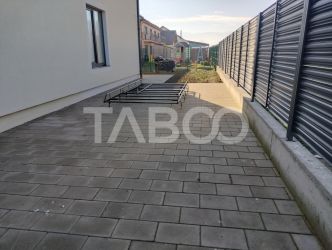 Casa individuala de vanzare 110 mpu 2 locuri de parcare in interior