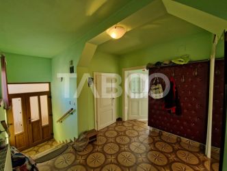 Casa individuala de vanzare 2 camere teren liber 145 mp Lupeni