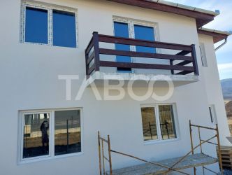 Casa individuala  de vanzare 210 mp 6 camere 720 mp curte Cisnadie