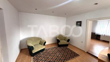 Casa individuala de vanzare 3 camere 85mpu+ garaj zona Piata Cluj 